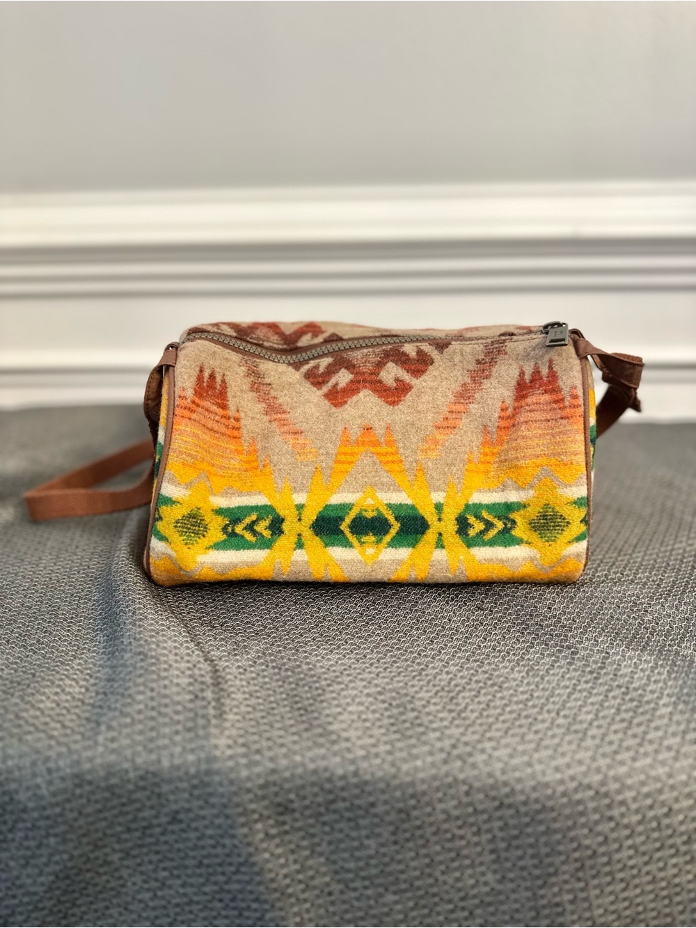 Pendleton Chief Joseph Khaki Wool Travel Kit Crossbody Bag - Picture 2 of 4